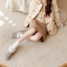 画像をギャラリービューアに読み込む, まだ街が目覚めきらない朝にそのまま外へ出たくなる彼女の厚底ファースリッパ _K0266