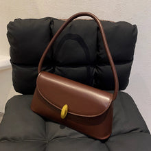 画像をギャラリービューアに読み込む, しなやかに流れるワンショルダーが際立つクラシカルボタンバッグ _K0240