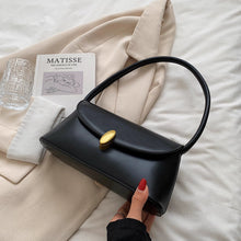 画像をギャラリービューアに読み込む, しなやかに流れるワンショルダーが際立つクラシカルボタンバッグ _K0240
