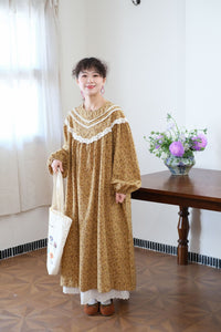 ヴィンテージショップで働くあの子の小花柄レトロワンピース_N3512