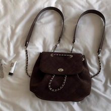 画像をギャラリービューアに読み込む, 甘くほろ苦いモカの香りを纏ったチェーンバッグの物語_K0229