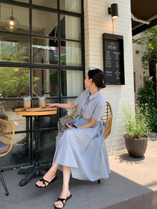 パンとコーヒーがおいしいカフェに行く日のワンピース_N1244