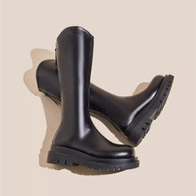 画像をギャラリービューアに読み込む, 夜のイルミに照らされて、自信をくれるロングブーツ _K0257