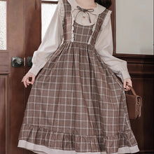 画像をギャラリービューアに読み込む, 暖炉の前で物語を読む少女のクラシックなチェックワンピース _K0263