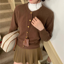 画像をギャラリービューアに読み込む, 恋文をしまった引き出しのようなアンティークボタンニット_K0213