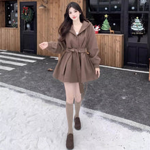 画像をギャラリービューアに読み込む, 雪景色の街で手を繋ぎたくなる、恋が加速するミニ丈コート_K0256