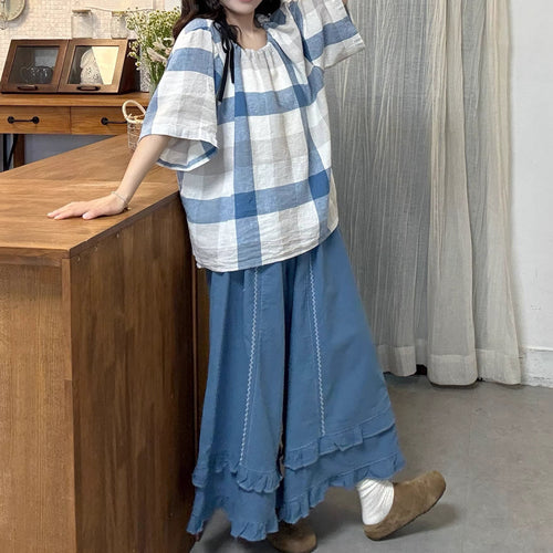 青いチェックと刺繍パンツで迎える、ちょっと特別な土曜日のコーデセット_K0023