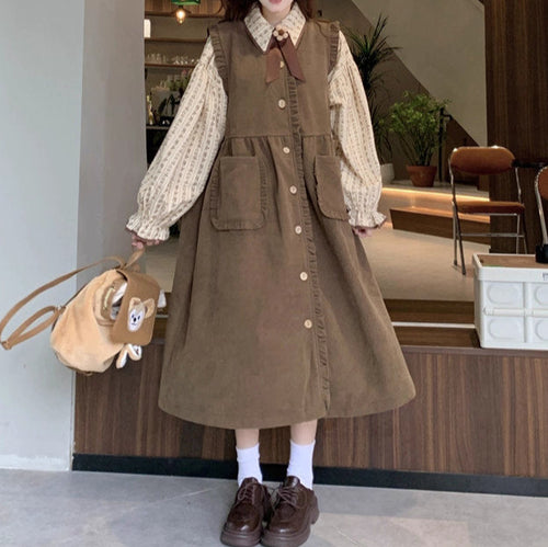 ウィーンのカフェでケーキを味わう少女のアンティークコーデ_K0200