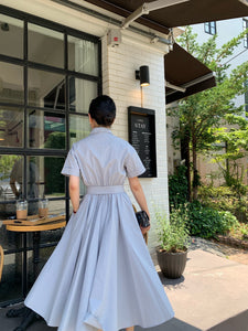 パンとコーヒーがおいしいカフェに行く日のワンピース_N1244
