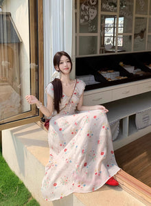 小さなログハウスと花の庭にぴったりだった夏の恋のワンピース_K0020