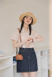 ときめく瞬間を写真に残す彼女のパフスリーブブラウス_N2233