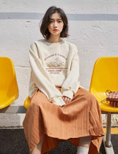 画像をギャラリービューアに読み込む, 街角でかわいいお花を見つけた日のロゴスウェット_N1801