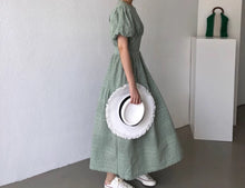 画像をギャラリービューアに読み込む, 隠れ家カフェで女子会をする日のワンピース_N1316