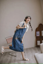 画像をギャラリービューアに読み込む, パンジーを育てる女の子のフラワー刺繍デニムジャンパースカート_N2059