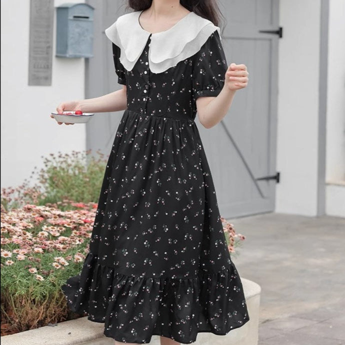 お花に囲まれながら過ごす日のワンピース_N1381