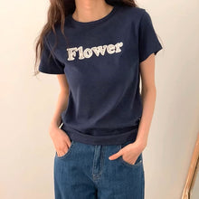 画像をギャラリービューアに読み込む, お花屋さんのお姉さんに褒められたレースレタリングTシャツ_N2439