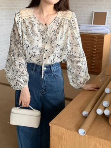 アトリエに通う私の小花柄レースブラウス_N1668