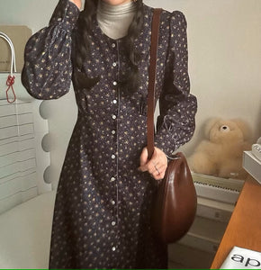 帰り道でかわいいお花を見つけた日の小花柄フロントボタンワンピース_N1817